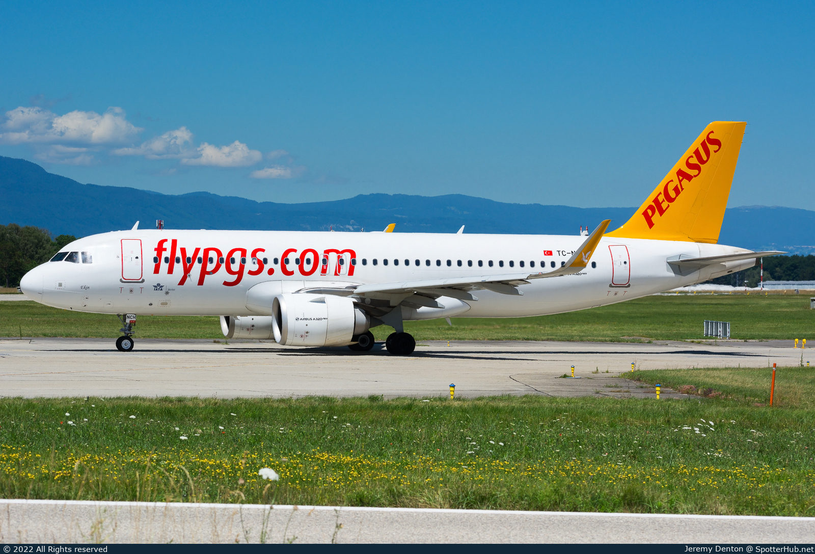 Photo of TC-NCH - Airbus A320-251N operated by Pegasus Airlines