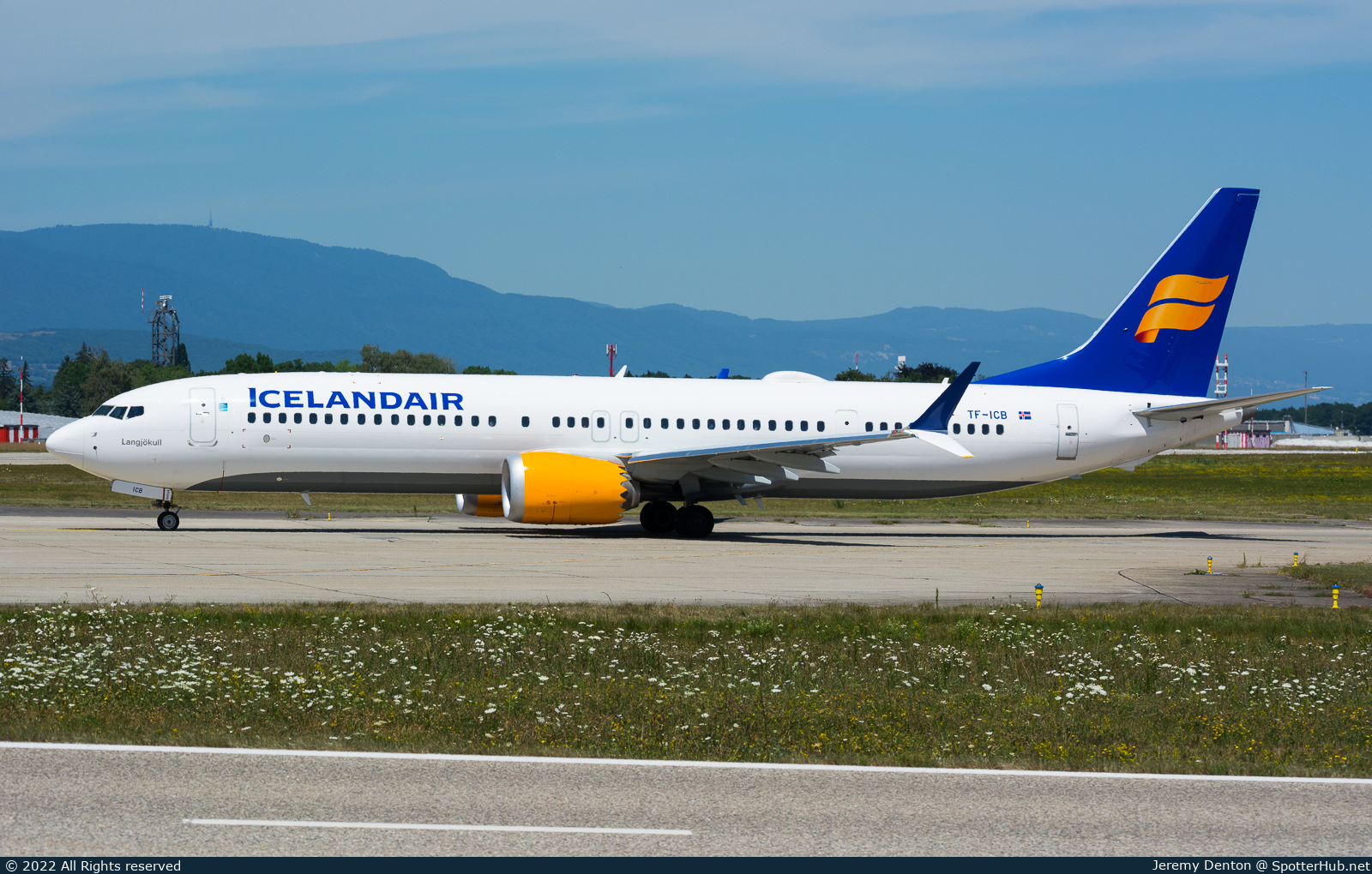 Photo of TF-ICB - Boeing 737 MAX 9 operated by Icelandair