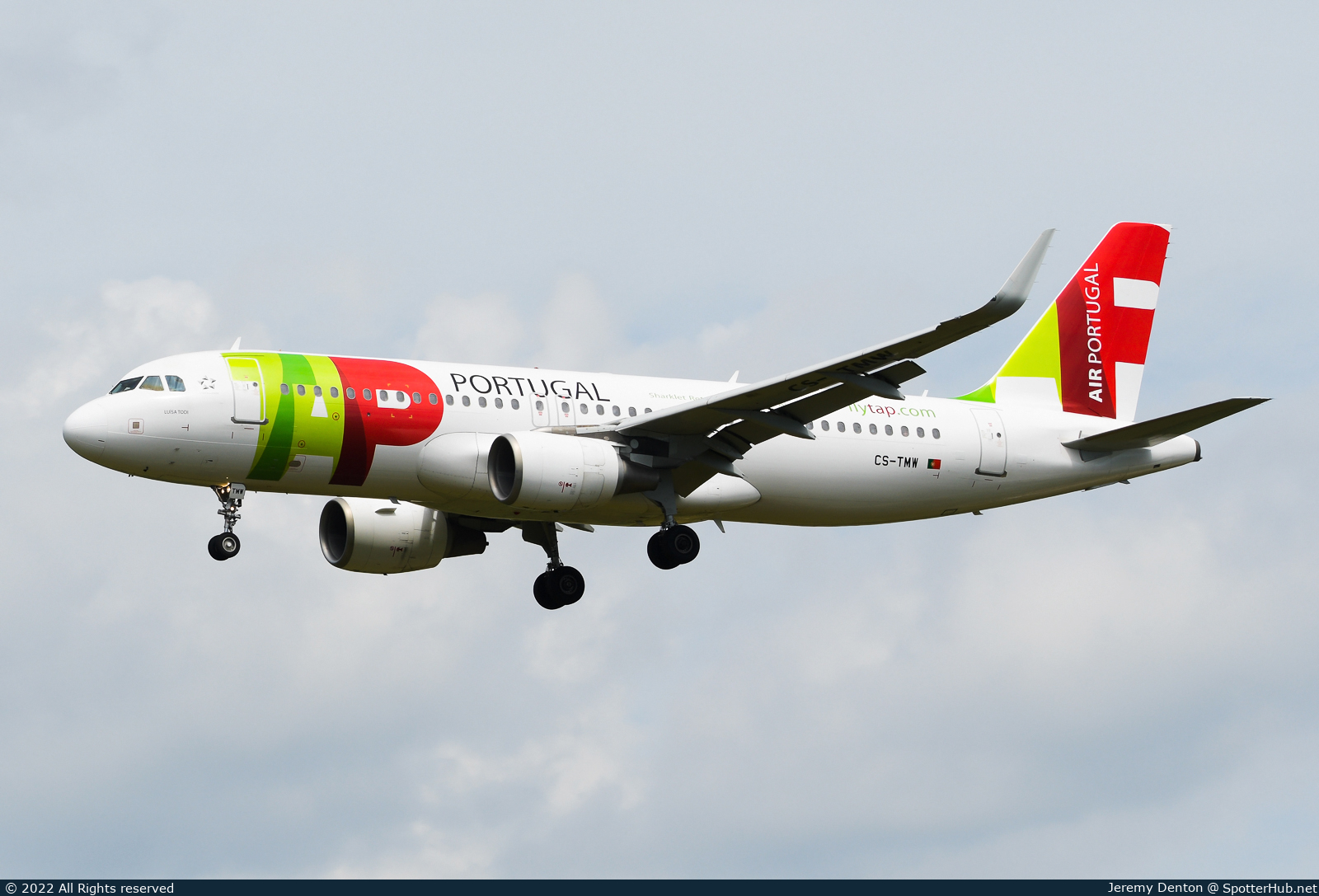 Photo of CS-TMW - Airbus A320-214 operated by TAP Air Portugal