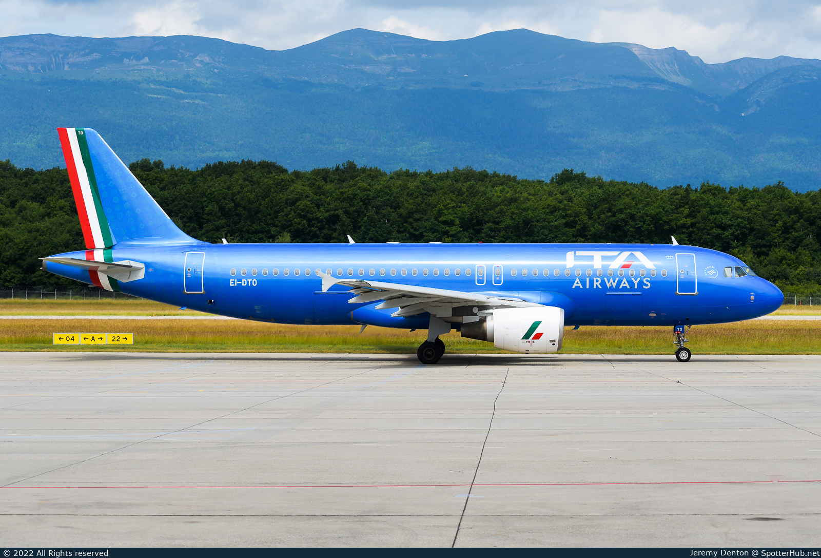 Photo of EI-DTO - Airbus A320-216 operated by ITA Airways