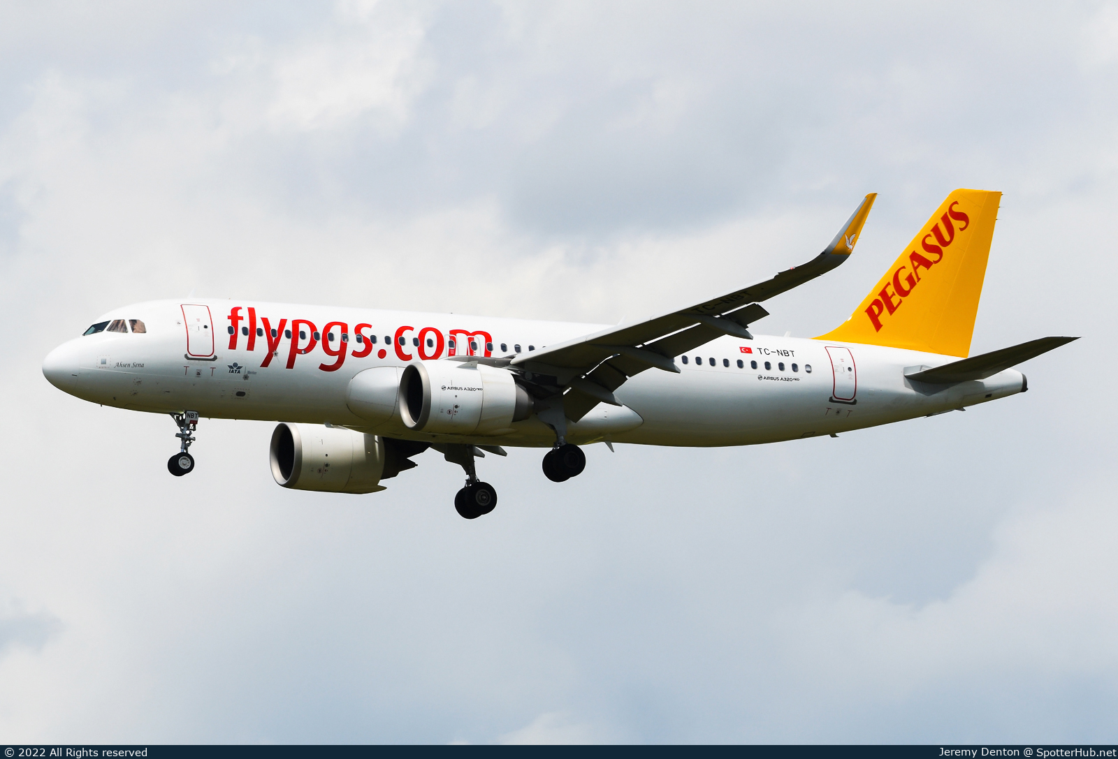 Photo of TC-NBT - Airbus A320-251N operated by Pegasus Airlines