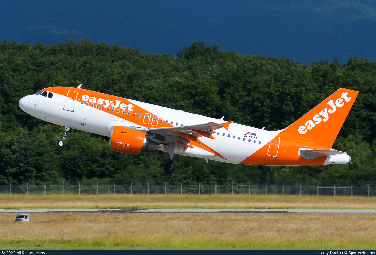 Photo of OE-LKI - Airbus A319-111 operated by easyJet Europe