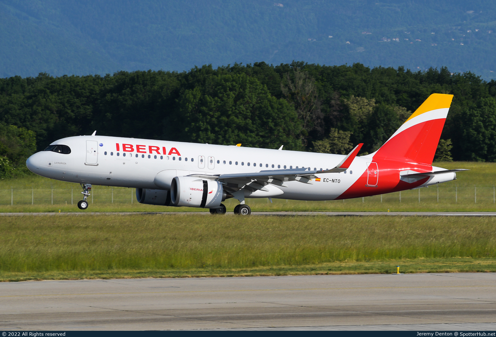Photo of EC-NTO - Airbus A320-251N operated by Iberia