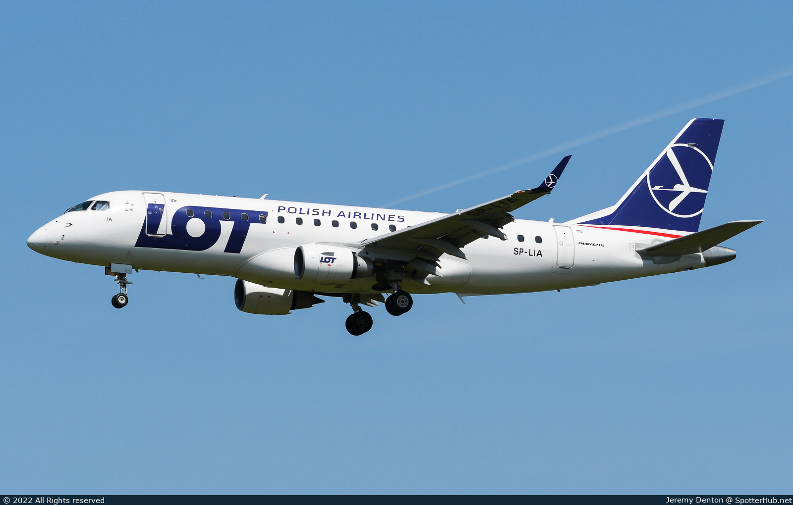 Photo of SP-LIA - Embraer ERJ-175STD operated by LOT Polish Airlines