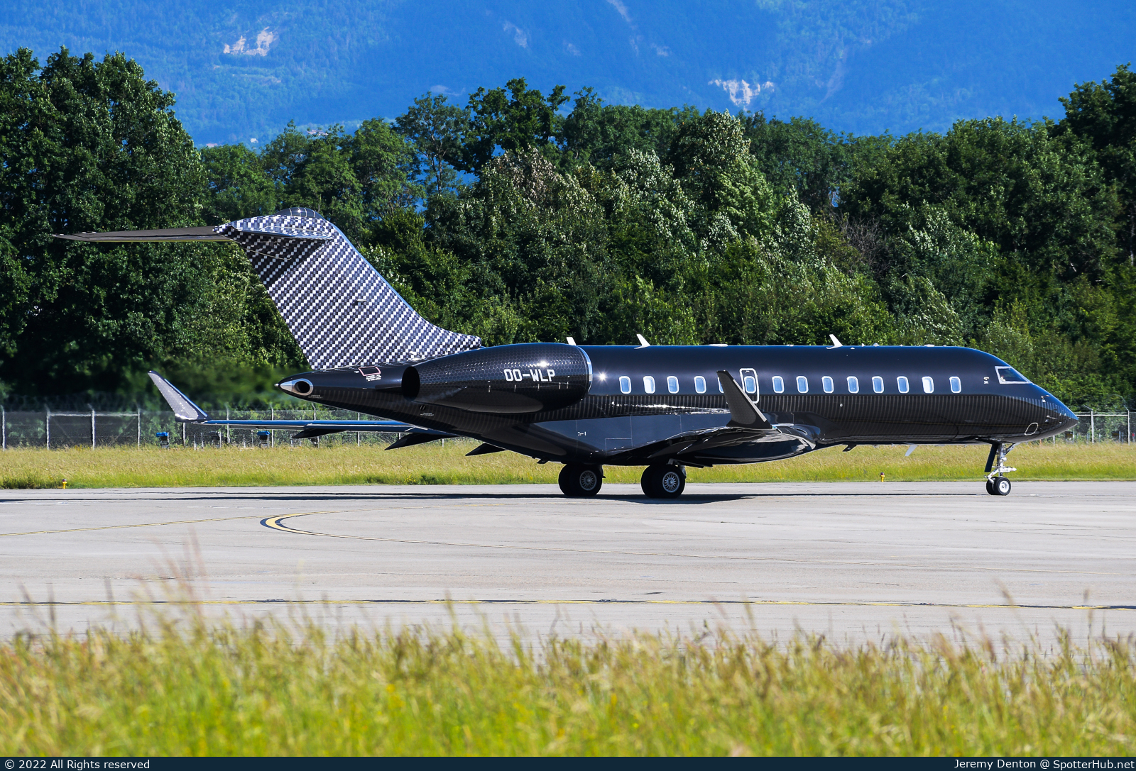 Photo of OO-WLP - Bombardier Global 5500 operated by Luxaviation Belgium