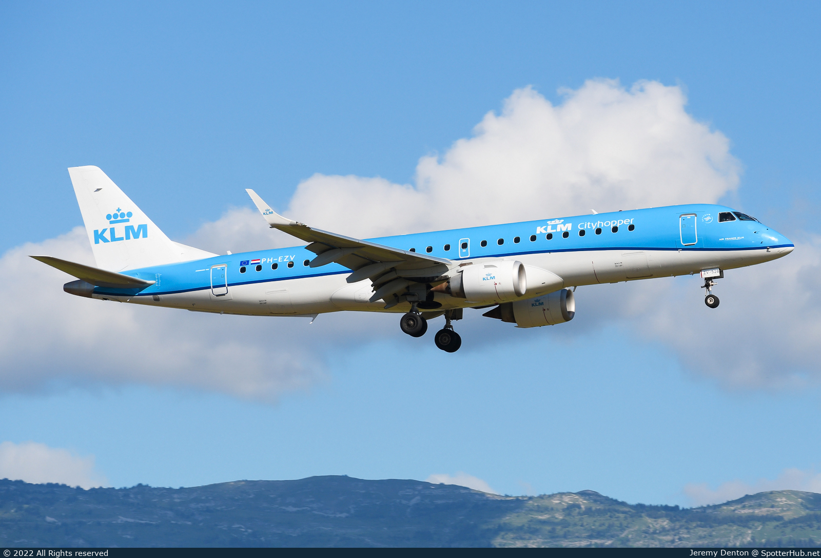 Photo of PH-EZV - Embraer ERJ-190STD operated by KLM Cityhopper