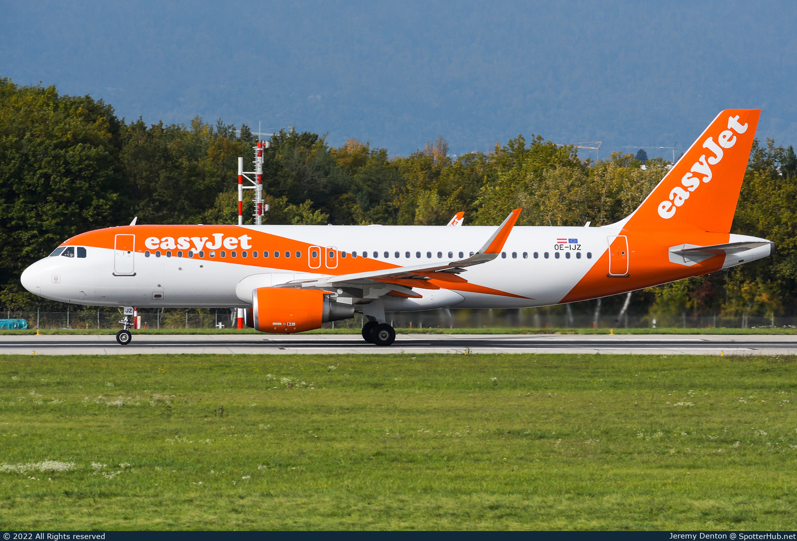 Photo of OE-IJZ - Airbus A320-214 operated by easyJet Europe