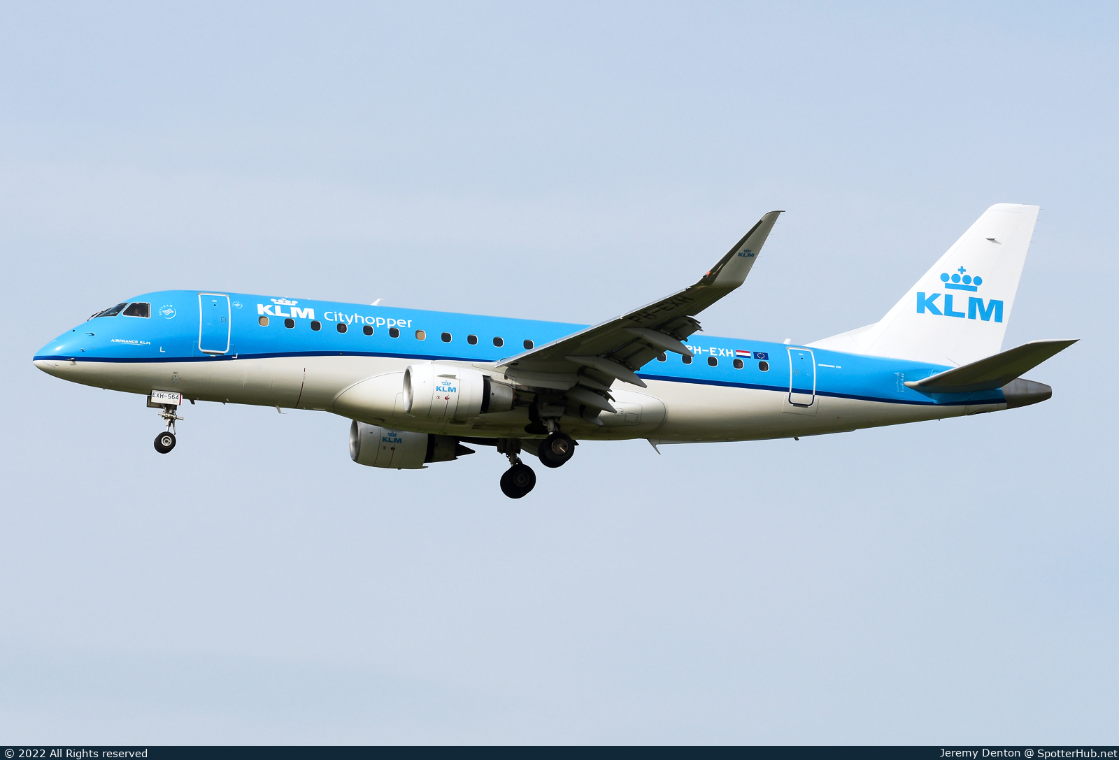 Photo of PH-EXH - Embraer ERJ-175STD operated by KLM Cityhopper