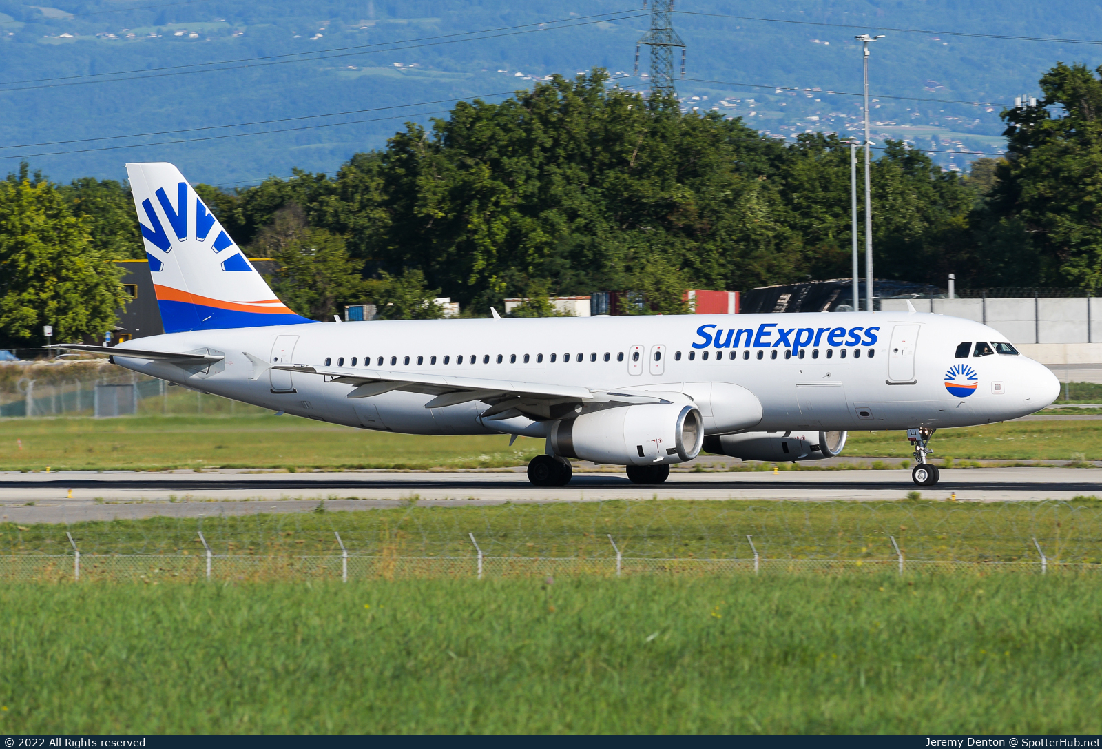 Photo of LY-MLI - Airbus A320-232 operated by SunExpress (opb Avion Express)