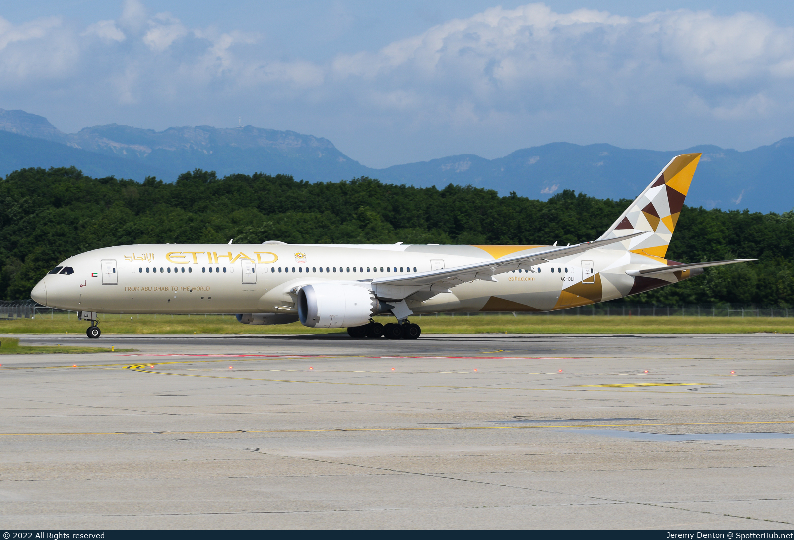 Photo of A6-BLI - Boeing 787-9 Dreamliner operated by Etihad Airways