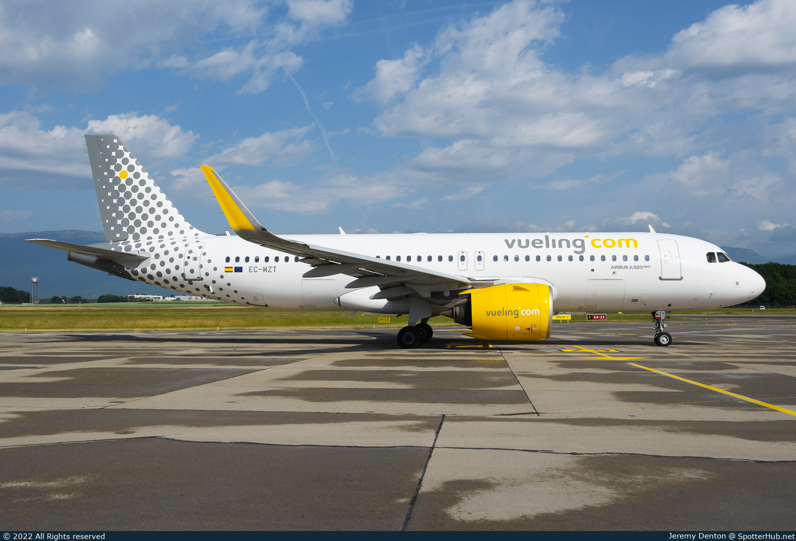 Photo of EC-MZT - Airbus A320-271N operated by Vueling