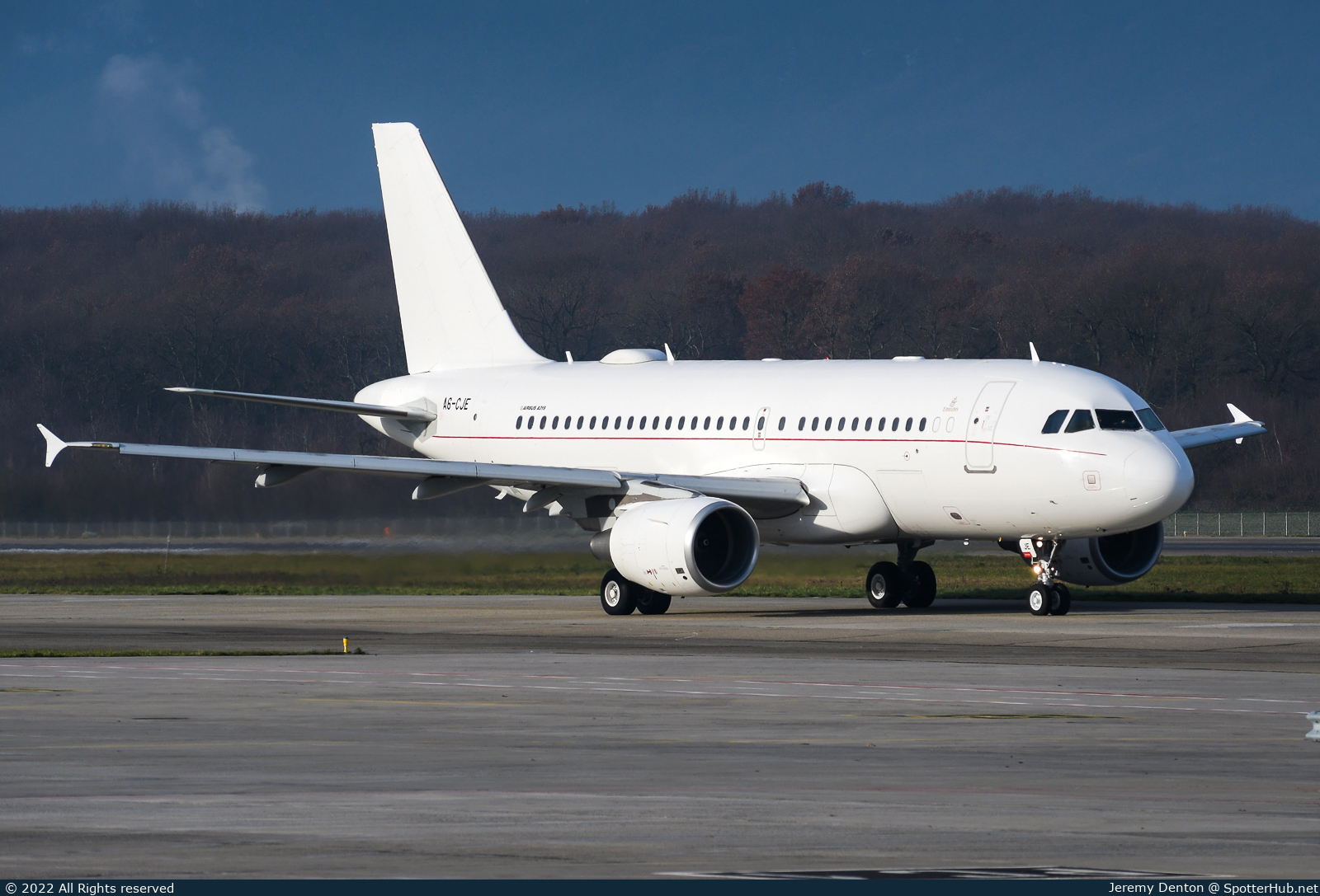 Photo of A6-CJE - Airbus A319-115(CJ) operated by Emirates Executive