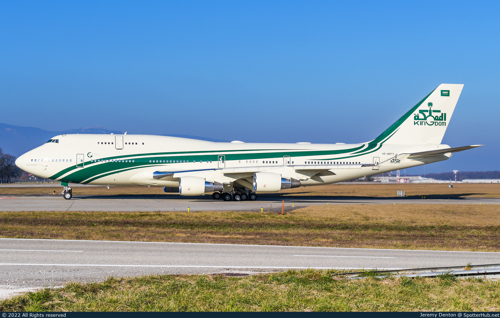 Photo of HZ-WBT7 - Boeing 747-4J6 operated by Kingdom Holding Company