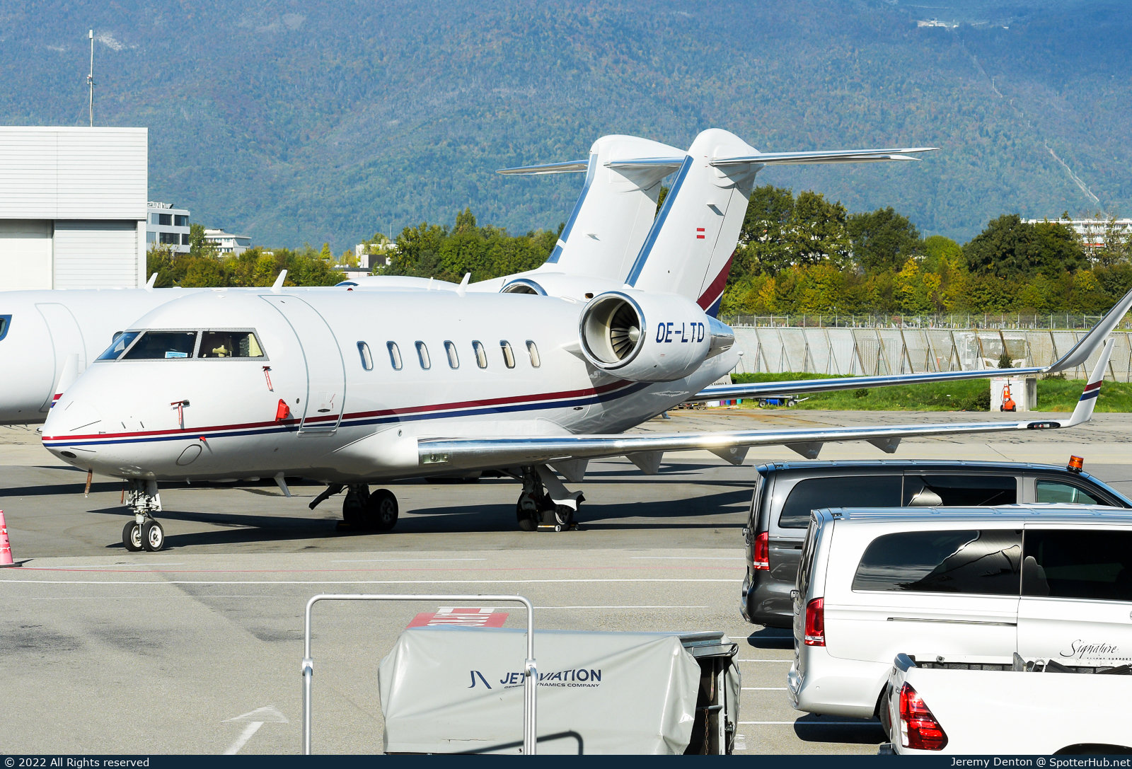 Photo of OE-LTD - Bombardier Challenger 650 operated by MJet