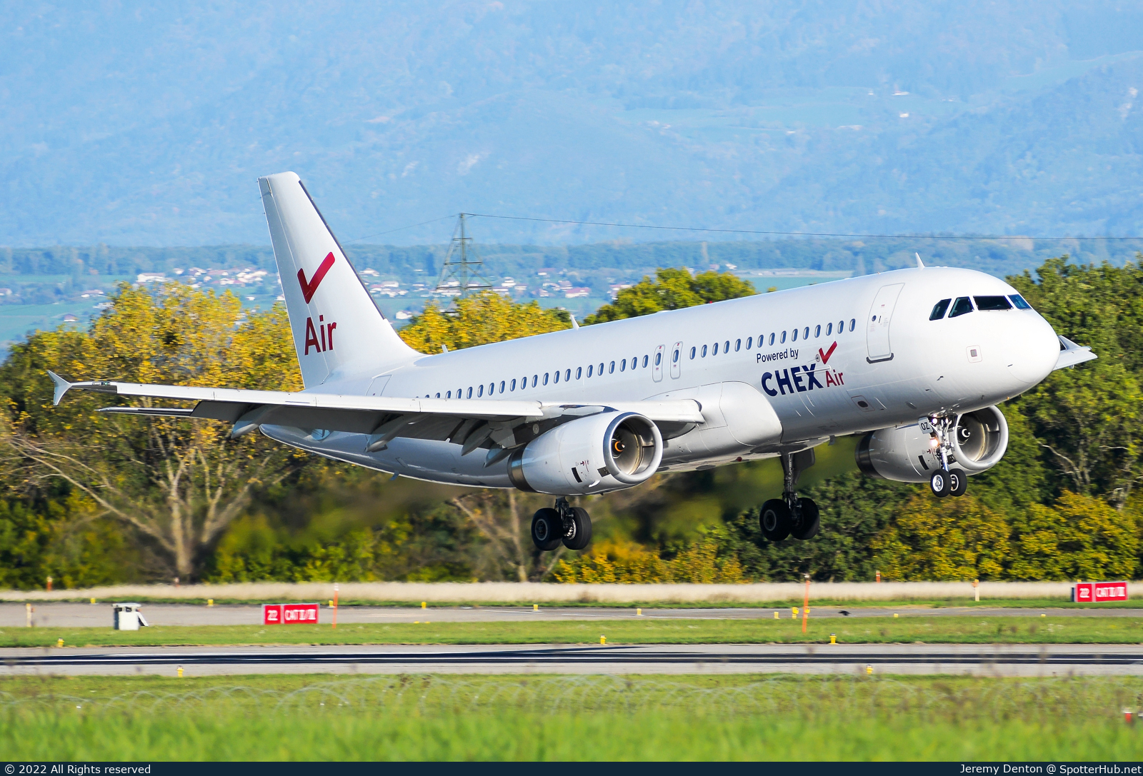 Photo of EC-NOZ - Airbus A320-232 operated by CHEX Air (opb Aura Airlines)