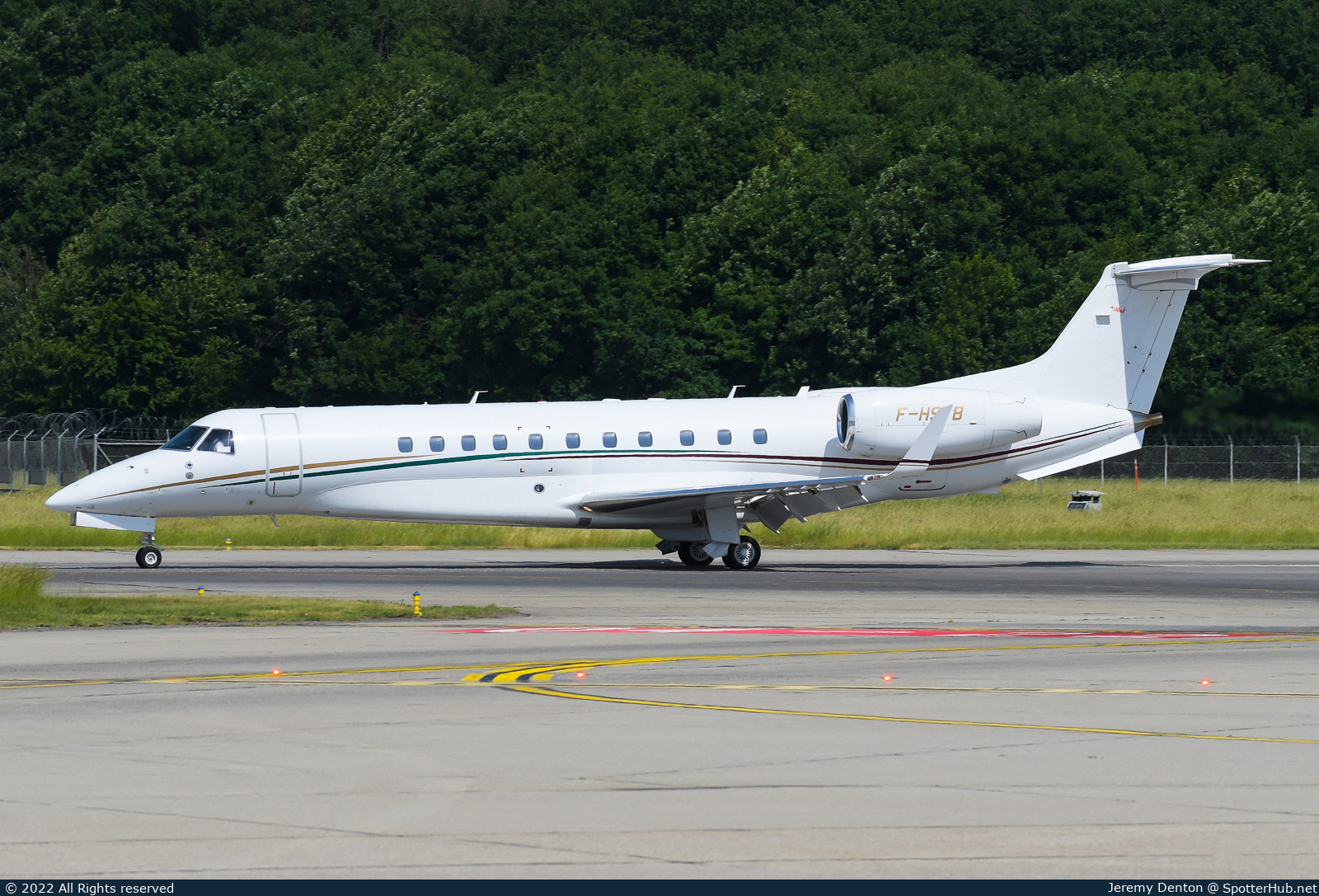 Photo of F-HSTB - Embraer Legacy 650 operated by Valljet
