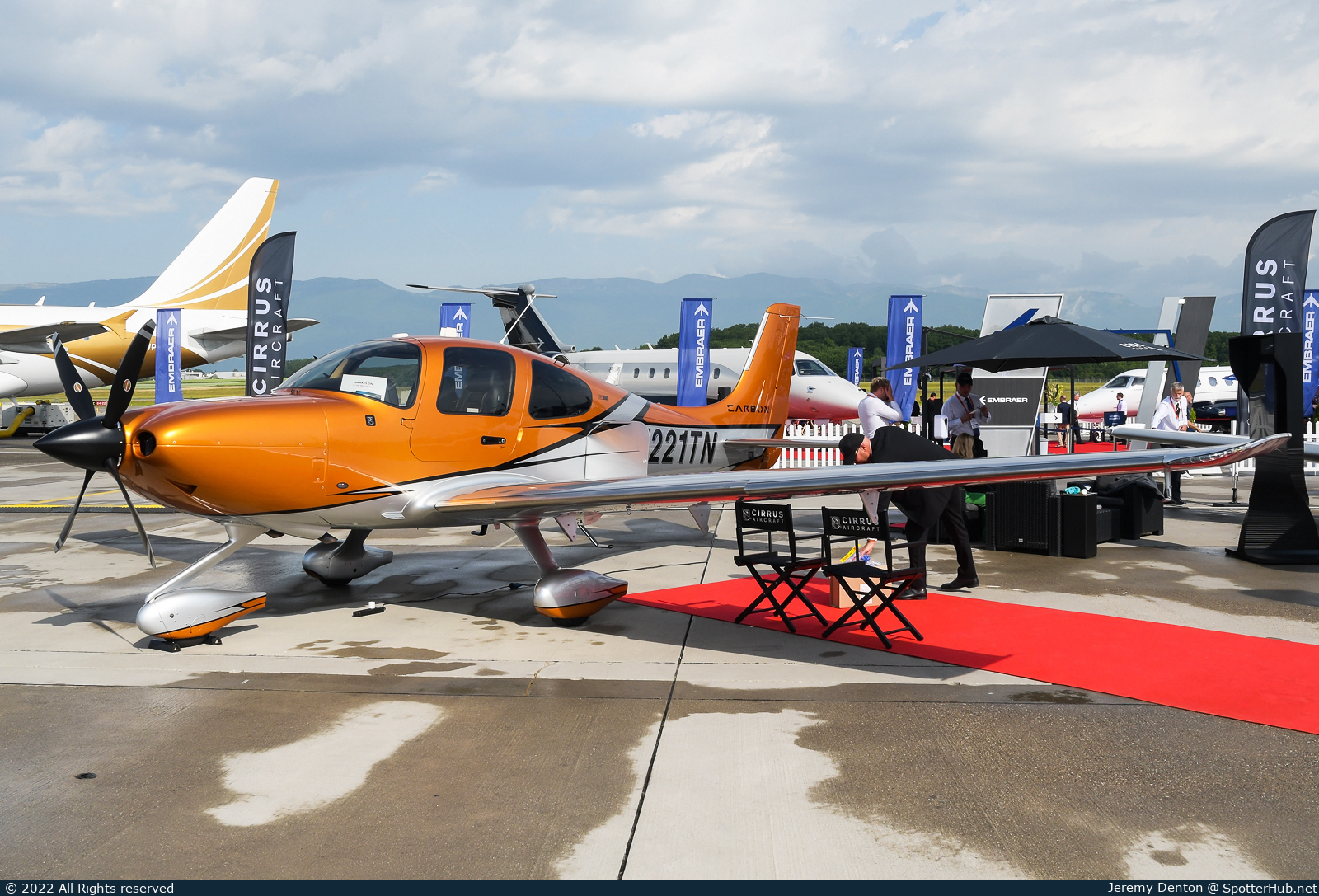 Photo of N221TN - Cirrus SR22T G6 GTS operated by Cirrus Design Corp.