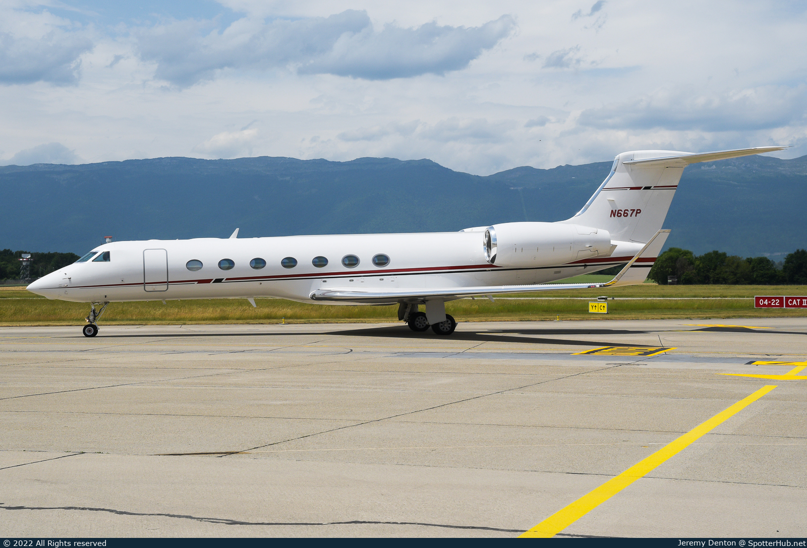 Photo of N667P - Gulfstream GV-SP (G550) operated by Private