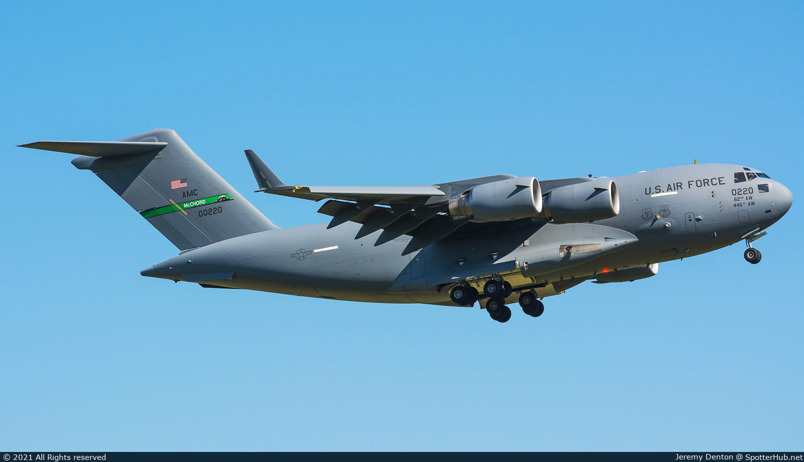 Photo of 10-0220 - Boeing C-17A Globemaster III operated by US Air Force