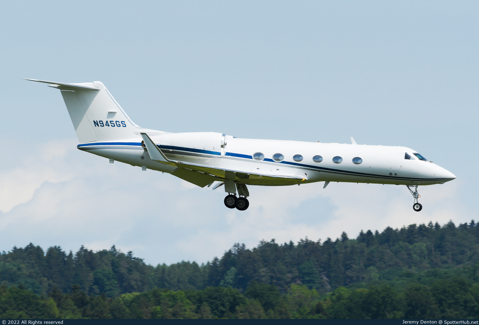 Photo of N945GS - Gulfstream GIV-SP operated by Jet Edge International