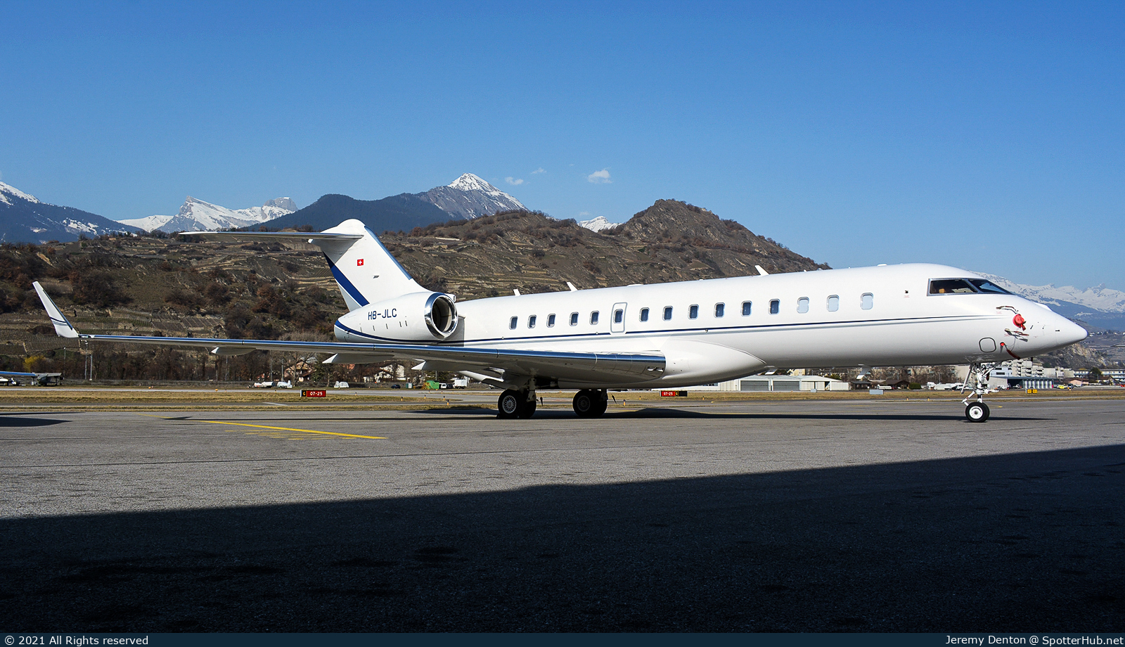 Photo of HB-JLC - Bombardier Global 6000 operated by Nomad Aviation