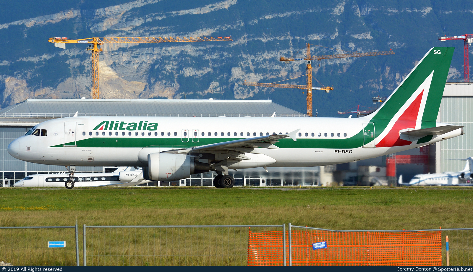 Photo of EI-DSG - Airbus A320-216 operated by Alitalia