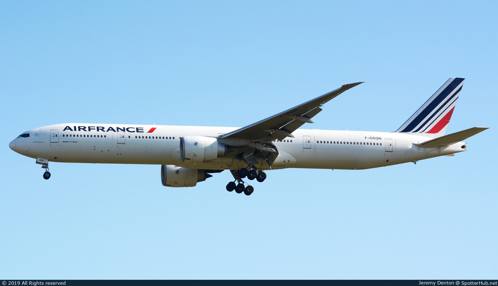 Photo of F-GSQN - Boeing 777-328(ER) operated by Air France