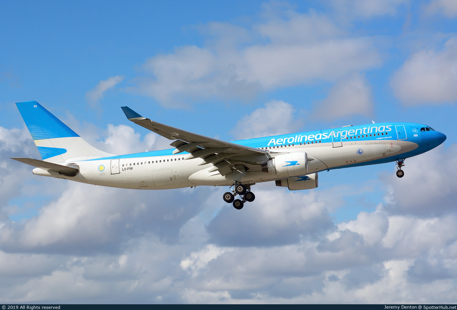 Photo of LV-FNI - Airbus A330-223 operated by Aerolineas Argentinas