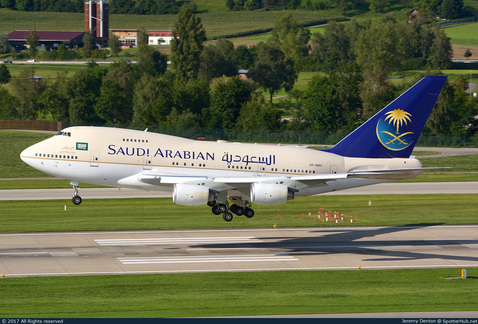 Photo of HZ-HM1C - Boeing 747SP-68 operated by Government of Saudi Arabia