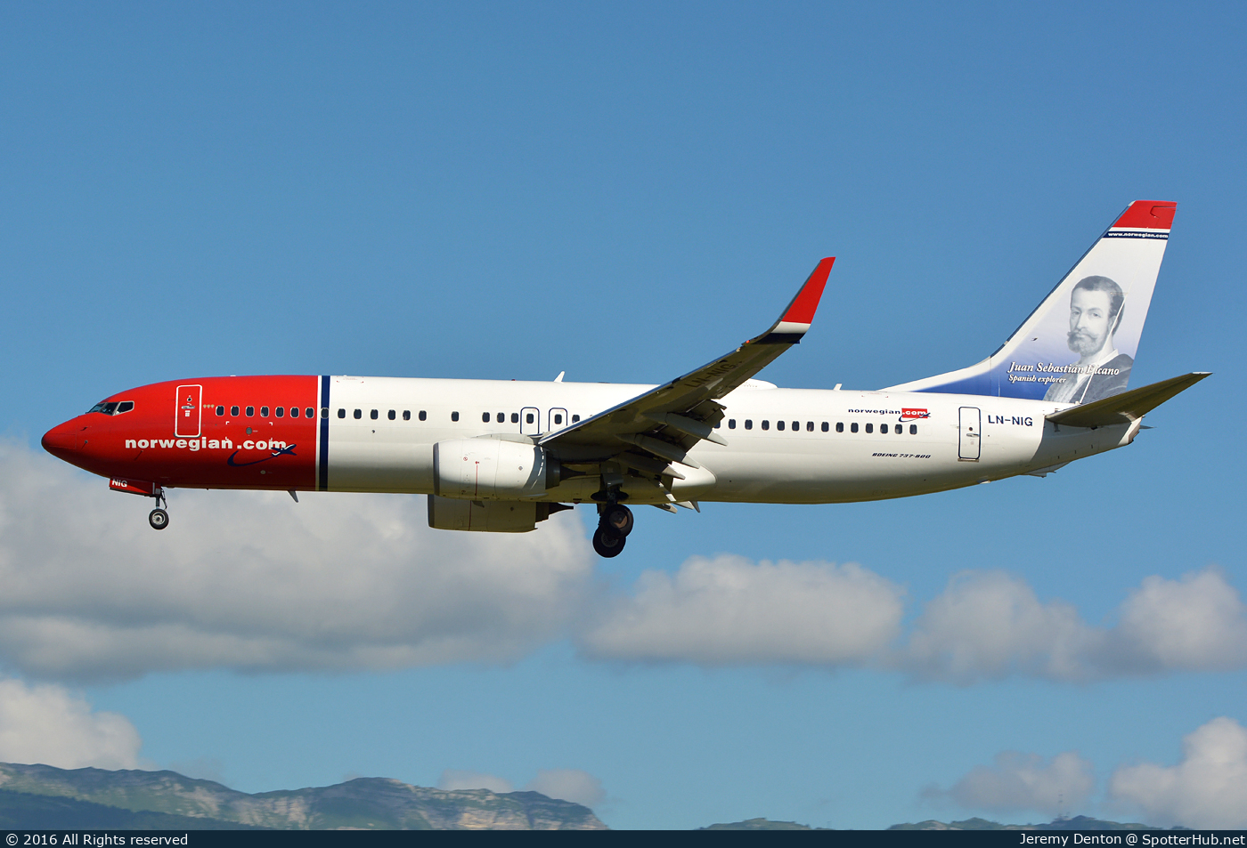 Photo of LN-NIG - Boeing 737-8JP operated by Norwegian Air Shuttle