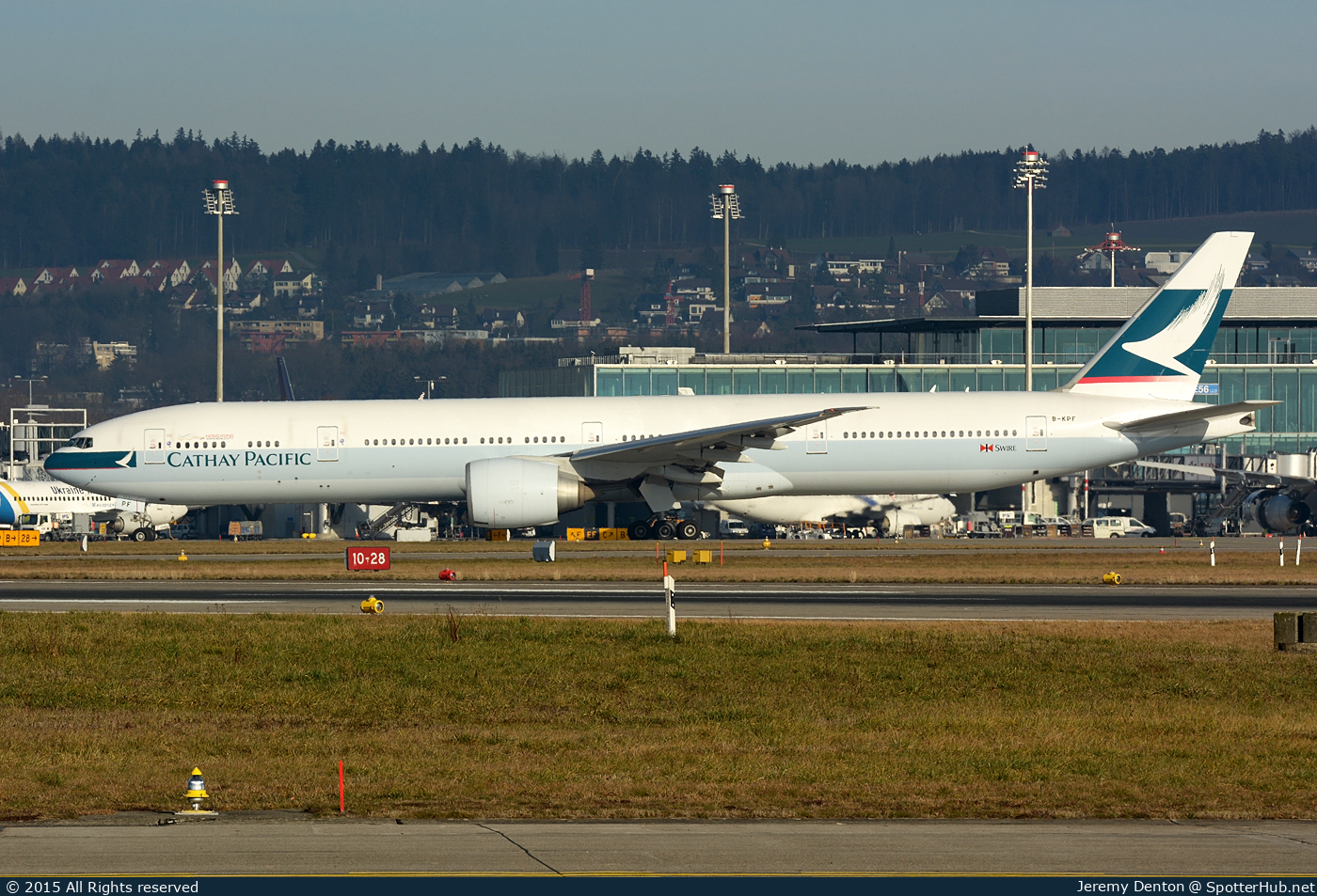 Photo of B-KPF - Boeing 777-367(ER) operated by Cathay Pacific Airways