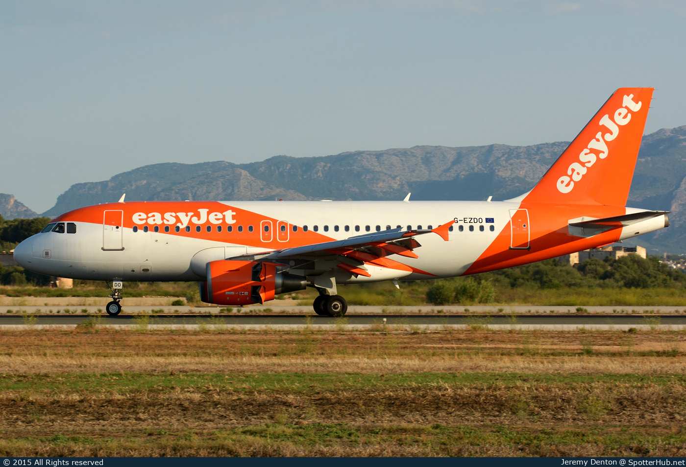 Photo of G-EZDO - Airbus A319-111 operated by easyJet