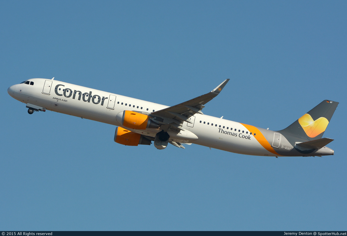 Photo of D-AIAF - Airbus A321-211 operated by Condor