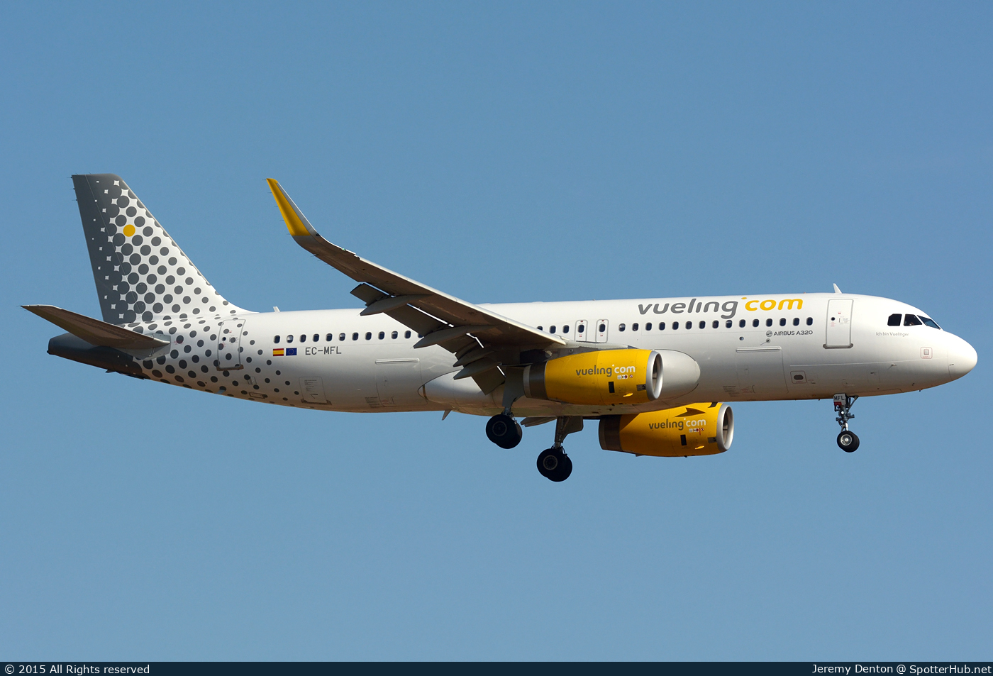 Photo of EC-MFL - Airbus A320-232 operated by Vueling