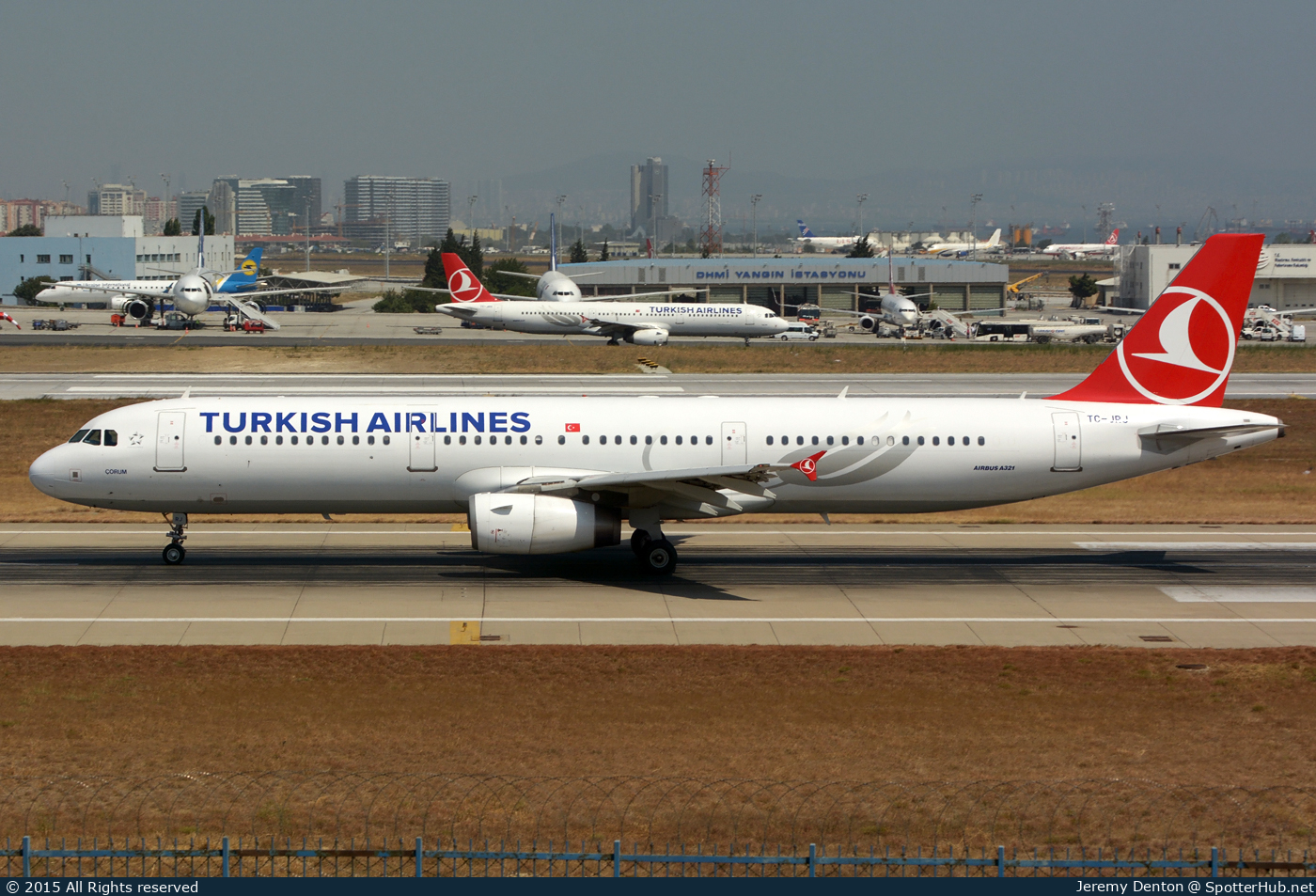 Photo of TC-JRJ - Airbus A321-231 operated by Turkish Airlines
