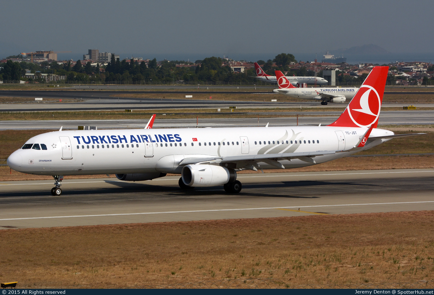 Photo of TC-JST - Airbus A321-231 operated by Turkish Airlines