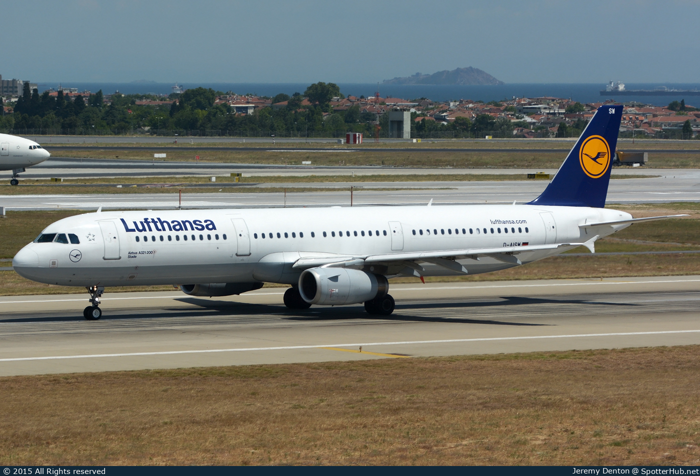 Photo of D-AISW - Airbus A321-231 operated by Lufthansa