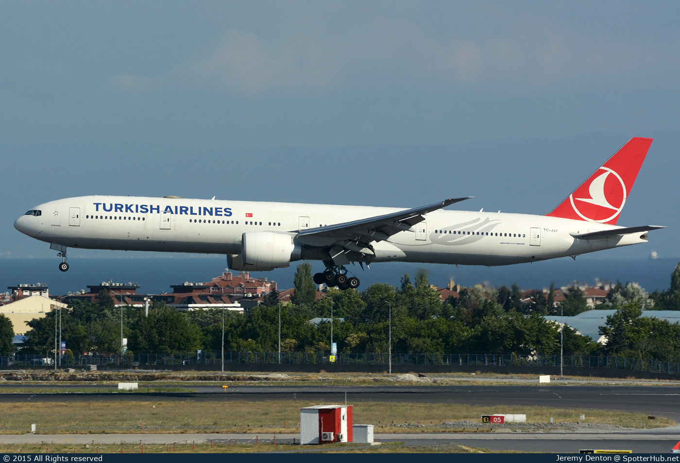 Photo of TC-JJJ - Boeing 777-3F2(ER) operated by Turkish Airlines