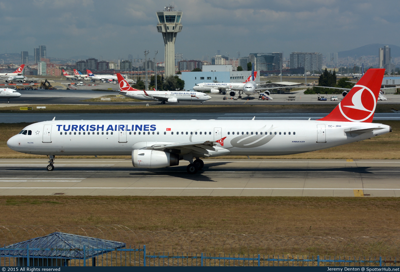 Photo of TC-JRH - Airbus A321-231 operated by Turkish Airlines