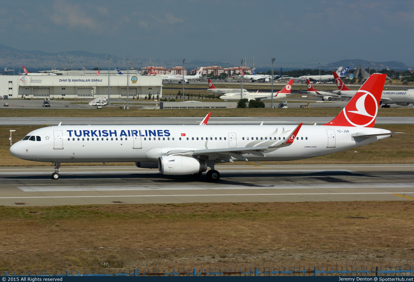 Photo of TC-JSR - Airbus A321-231 operated by Turkish Airlines