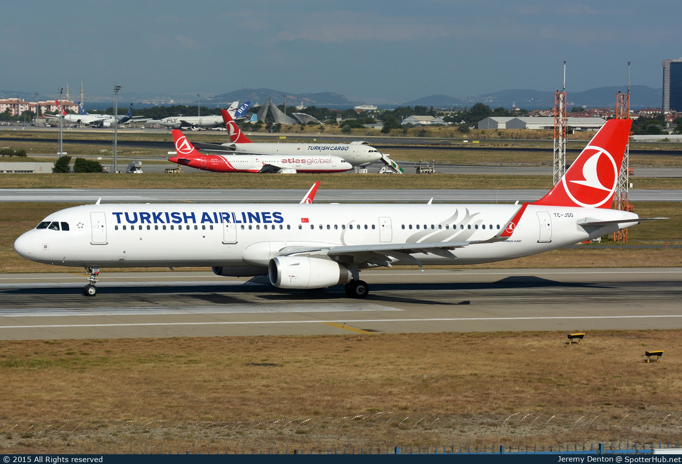 Photo of TC-JSO - Airbus A321-231 operated by Turkish Airlines