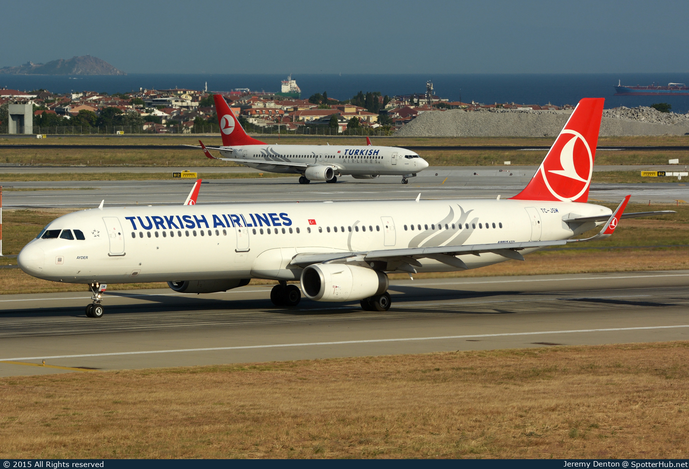 Photo of TC-JSM - Airbus A321-231 operated by Turkish Airlines