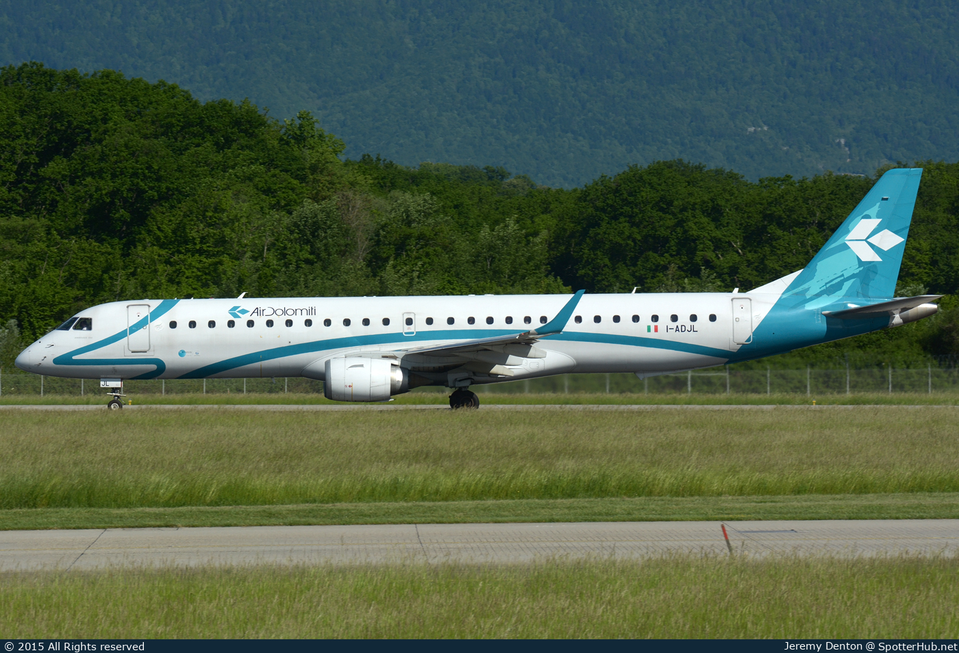 Photo of I-ADLJ - ATR 72-500 operated by Air Dolomiti