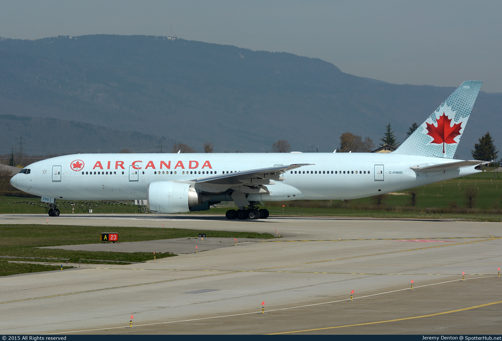 Photo of C-FNND - Boeing 777-233(LR) operated by Air Canada