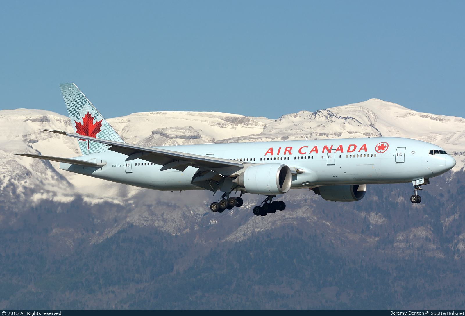 Photo of C-FIUA - Boeing 777-233(LR) operated by Air Canada