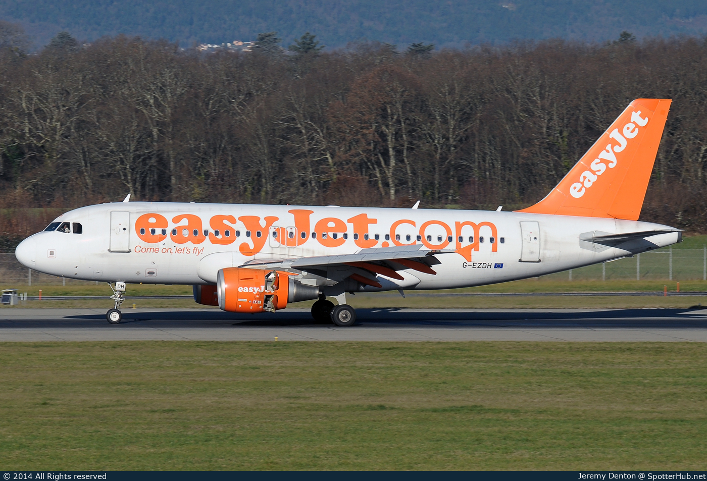 Photo of G-EZDH - Airbus A319-111 operated by easyJet