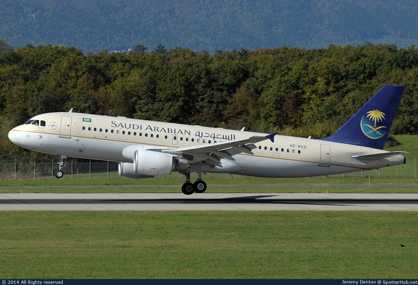 Photo of HZ-AS31 - Airbus A320-214 operated by Saudi Arabian Airlines