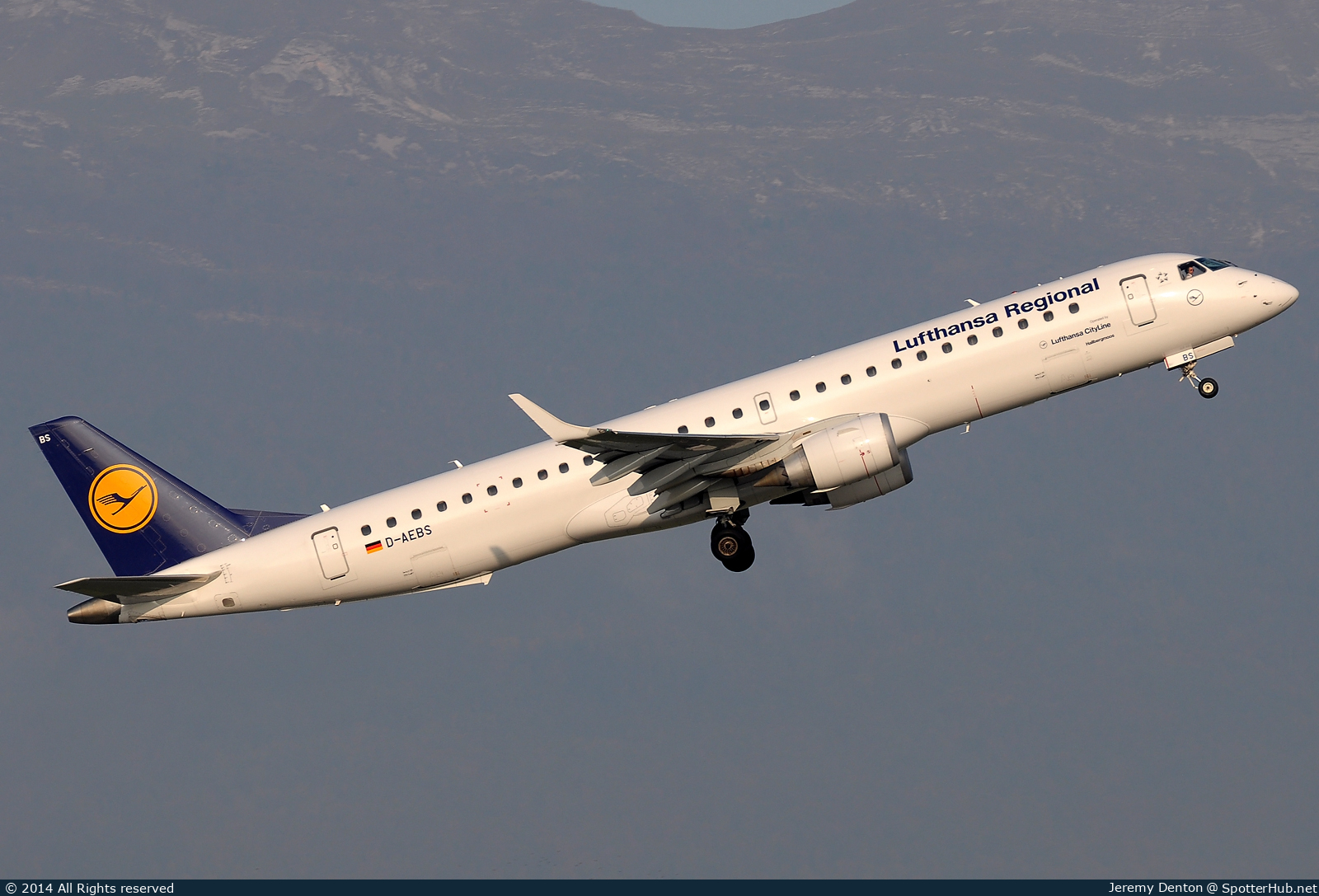 Photo of D-AEBS - Embraer ERJ-195LR operated by Lufthansa CityLine