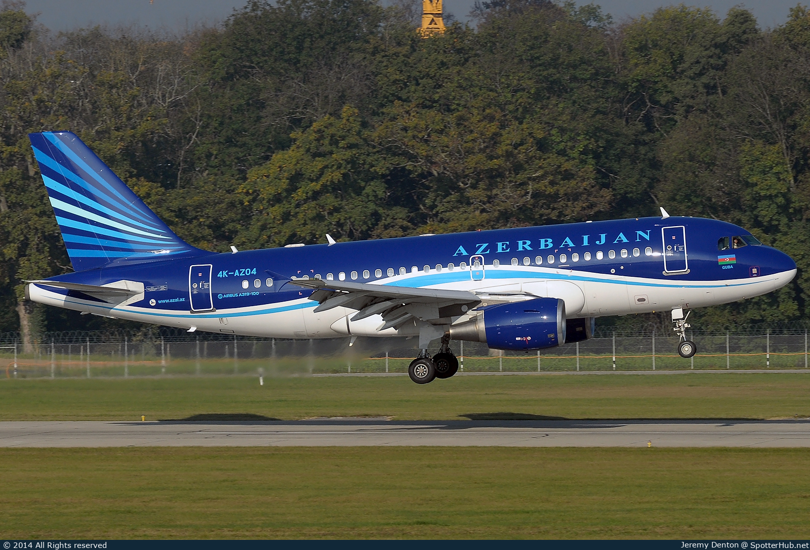 Photo of 4K-AZ04 - Airbus A319-111 operated by Azerbaijan Airlines