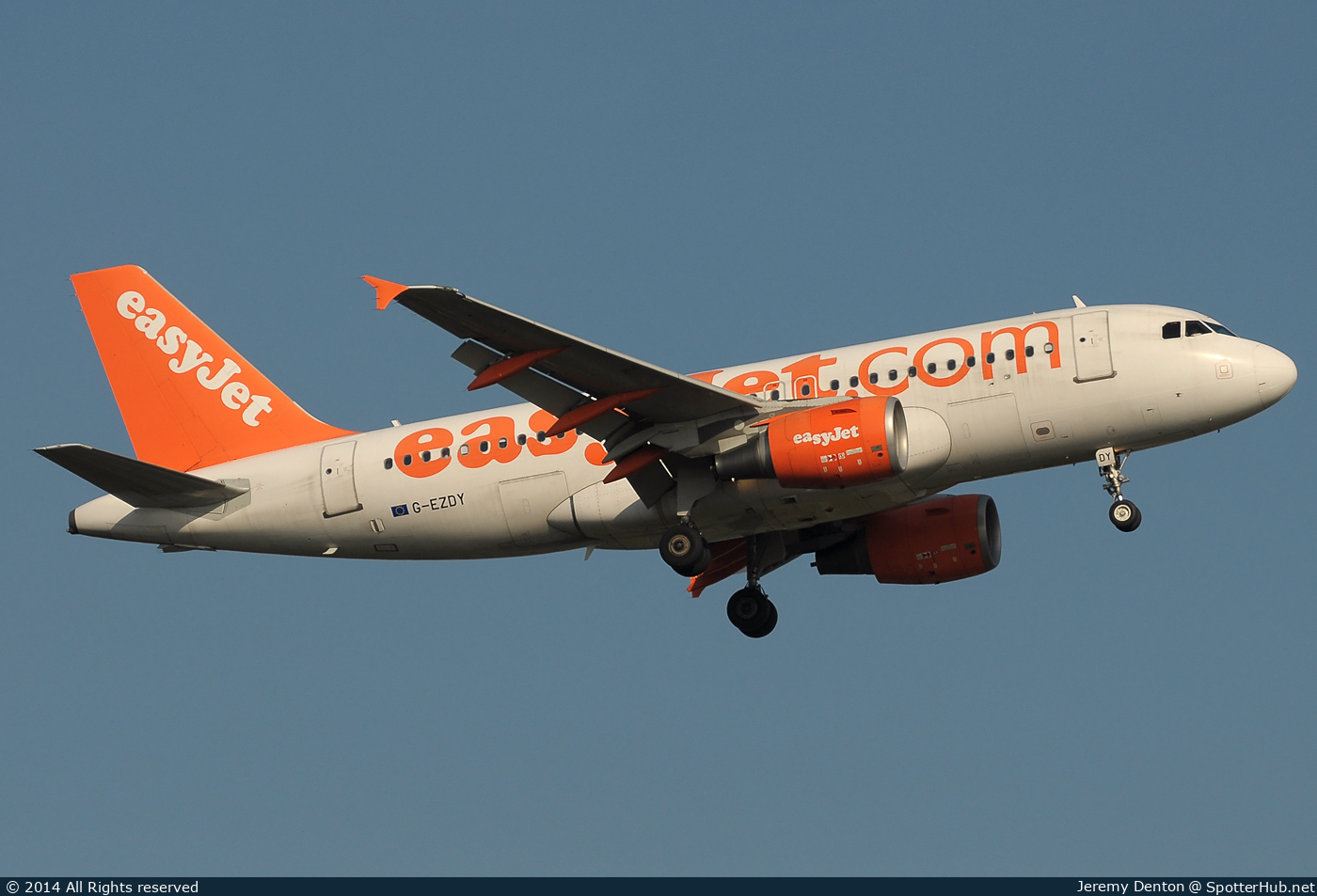 Photo of G-EZDY - Airbus A319-111 operated by easyJet